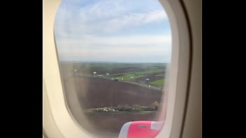 飛行機と旅行が大好きです！