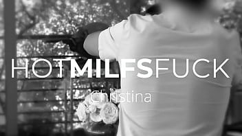HotMilfsFuck - ブルネットのクリスティーナはハード＆ワイルドなファックの後に顔面騎乗されました！