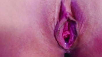 必見！！！大量のザーメンと中出しで同時に複数の潮吹き