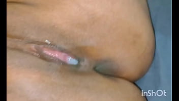 夫は私の膣内でフィニッシュし、おいしい中出しと濃厚で温かいミルクを私に与えてくれます