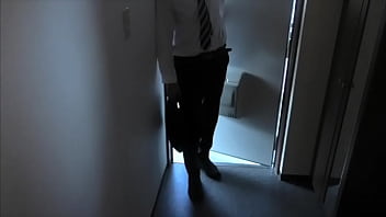 妻「ねぇ…待てないから玄関でシよ。」と僕のベルトを解いて臭いチンコを喉奥までフェラしてもらって最後はベットの上で激しく上下に揺れて突かれる僕の妻。