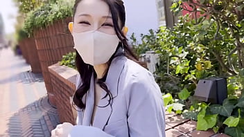 Part1 她想让他感觉比他的妻子好。 她会为她的男朋友做任何事。 她的顶级乳房拥有完美的形状、硬度和大小，她摇晃它并做爱，并在里面射精！