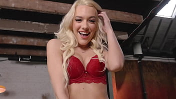 VR Bangers в тройничке с Vanna Bardot и Emma Hix, VR порно в видео от первого лица