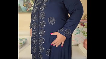 真正的业余 BBW 成熟奶奶与她的情人接吻和亲热。