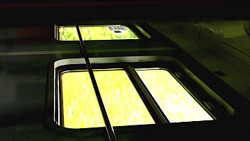 電車の中で見知らぬ女の子が私のアソコを触ってきて、その後トイレでセンズリしてしまいました。