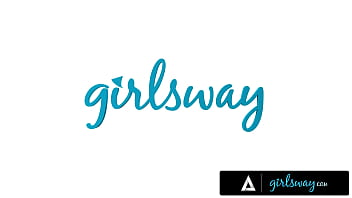 GIRLSWAY - Lauren Phillips ведет лесбийскую сквиртинг-оргию на секс-терапии с Eliza Ibarra! ПОЛНАЯ СЦЕНА