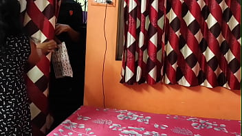 आज चुदने का बहुत मन कर रहा था ऑनलाइन खाना आर्डर करके डिलीवरी ब्वॉय से जोरदार चुदाई करा ली