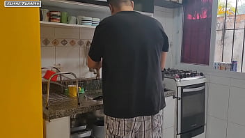 妻がいない間に友人を驚かせた、野郎にあげた、お尻を殴られ、濡れて犯された