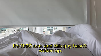 我的继母用令人难以置信的口交唤醒了我。英文字幕
