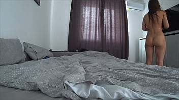 タブー。妻は夫が仕事中に友人と浮気しました。本当の浮気