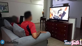 親友の妻のふしだらな女が寝取られた夫に内緒でセックスさせてくれる