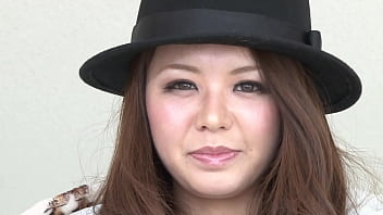 美しい日本人妻が初めてのアダルト映画に挑戦