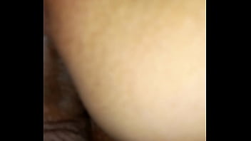 カメラは正しく録画できませんでしたが、お尻のペニスをからかう私の小さなうめき声を聞いてください。