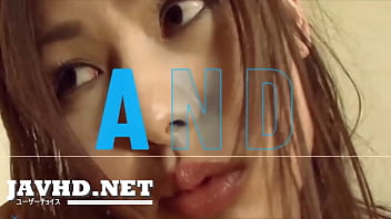 エキゾチックな日本の美しさはクレイジーなポルノ映画のスターです
