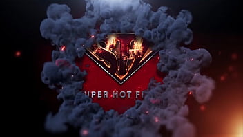 Отэм Лувит весело играет со своей киской своей новой игрушкой и сквиртует Super Hot Films