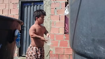 私はいつも屋外でドワーフとセックスすることを空想していました、そして今日その空想が現実になるでしょう
