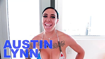 AUSTIN LYNN Огромный член в видео от первого лица, глубокая глотка, трах в рот и сперма на лицо