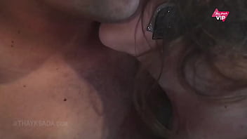 タイ・クサダとモーテルの友人、そして彼の寝取られ夫がすべてを見て撮影する