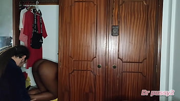 DR PUSSY2 - 彼女は義理の弟とセックスした後、クローゼットの中に隠れましたが、シャワーから出た夫に見つかりました。