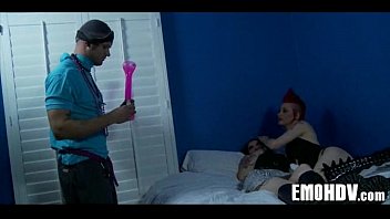 Сэм Зи 6in1 Rave Fun с большими игрушками трахается в секс-качели DP/DAP с пролапсом