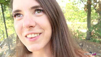 ワッケンフェスティバルでのピックアップで小柄なドイツ人若い女性ミナの公開アナルセックス