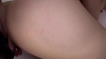 かわいい日本人美女が彼とセックスして中出しを楽しむ
