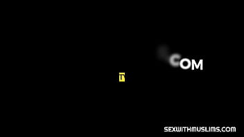 彼は熱いセックスの後、彼女に買い物を約束した