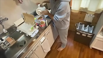 《彼女とお家デート》「もっと奥まで入れて…」と懇願する彼女に腰を沢山振りました。