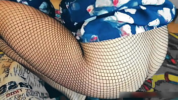 私の継母は本物の売春婦です。ハイヒールにストッキングを履いたセクシーな熟女が出勤前に犯される