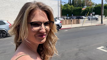 アスレチックな騎乗位とセンセーショナルなフェラ: アシュリー レーンがPornDudeCasting で優位に立つ