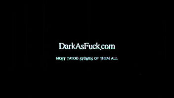 躁鬱で抑圧された主婦はレズビアンの欲望に従って行動する - DarkAsFuck