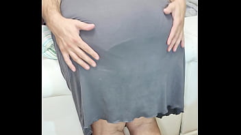 大きな太ったおばあちゃんぽっちゃりのお尻。 彼女は60歳ですが、お尻をいじらせてくれます。