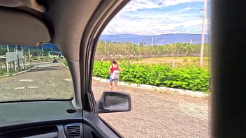 道で見つけた小柄な女の子がバスチケットと引き換えに犯される