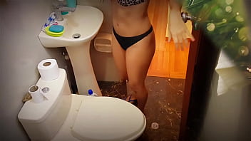 海の家で妻の友人を隠し撮り