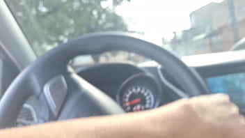 我冒着手淫的危险看着街上一个陌生的女人！