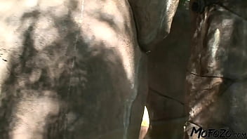 MOFOZO.com - 欲求不満の義理の妹との激しいアナルセックス