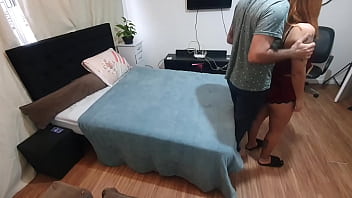 私たちのガールフレンドがセックスでお互いを美味しそうにしゃぶり合うのを見て、ペニスを硬くします