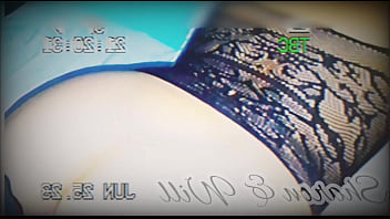 ホットな妻が彼女の猫とお尻においしいフェラチオを受け、ヴィンテージVHSビデオをリマスターし、このホットな女との黒人キスのおいしいセッション、ホットな妻が彼女の膣に射精して彼女を去るまで