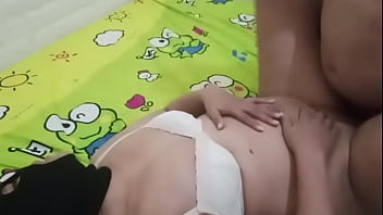 ああ、とても良い、彼のペニスはとても硬い