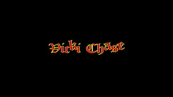 Vicki Chase наполнили кримпаем в ее латинскую дырку