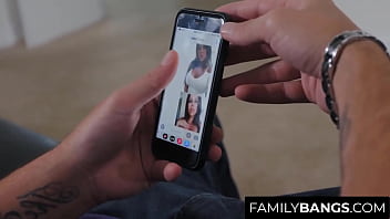 FamilyBangs.com ⭐ サイズ クイーン ステップ シスター ブーティー バング、ダイヤモンド キティ、ローガン ロング