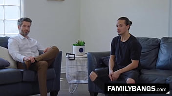 FamilyBangs.com ⭐ 継父、妻が継息子に殴られることを許可、マイク・マンシーニ、アイラ・ドノヴァン、ジェイ・ロメロ