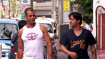 日本人の女の子は路上で出会った見ず知らずの人とセックスするのが好き