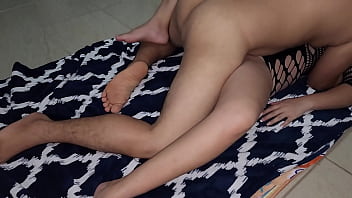 これは、私の義理の妹が彼女の中に入れることができるように彼女がそれを置く方法です