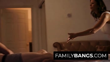 FamilyBangs.com ⭐ 野心的なママは、息子が大金持ちであることを知っている、アレクシス・フォークス、ジェイク・アダムス