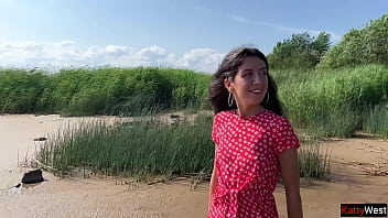かわいい義妹を湖に連れて行き、彼女のマンコに中出しした