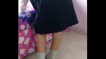 GIRL 和她的老師很熱！第一次品嚐精液！家庭視頻
