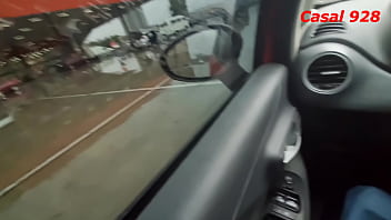 白昼のスーパーの駐車場でフェラする妻、ザーメンをごっくんし口元も拭いてくれた 市場の駐車場の車内フェラ