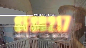 小さなおばあちゃんが大きな太いペニスをしゃぶる