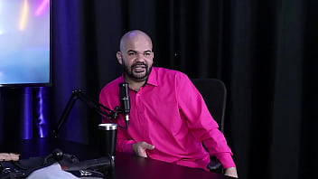 En el fetiche le gusta pegar, pero no lastimar, y en una ciudad se escondía en la puerta y escuchaba a la gente masturbarse - Paulo Avelar (Tiv Models) (SHEER/RED)